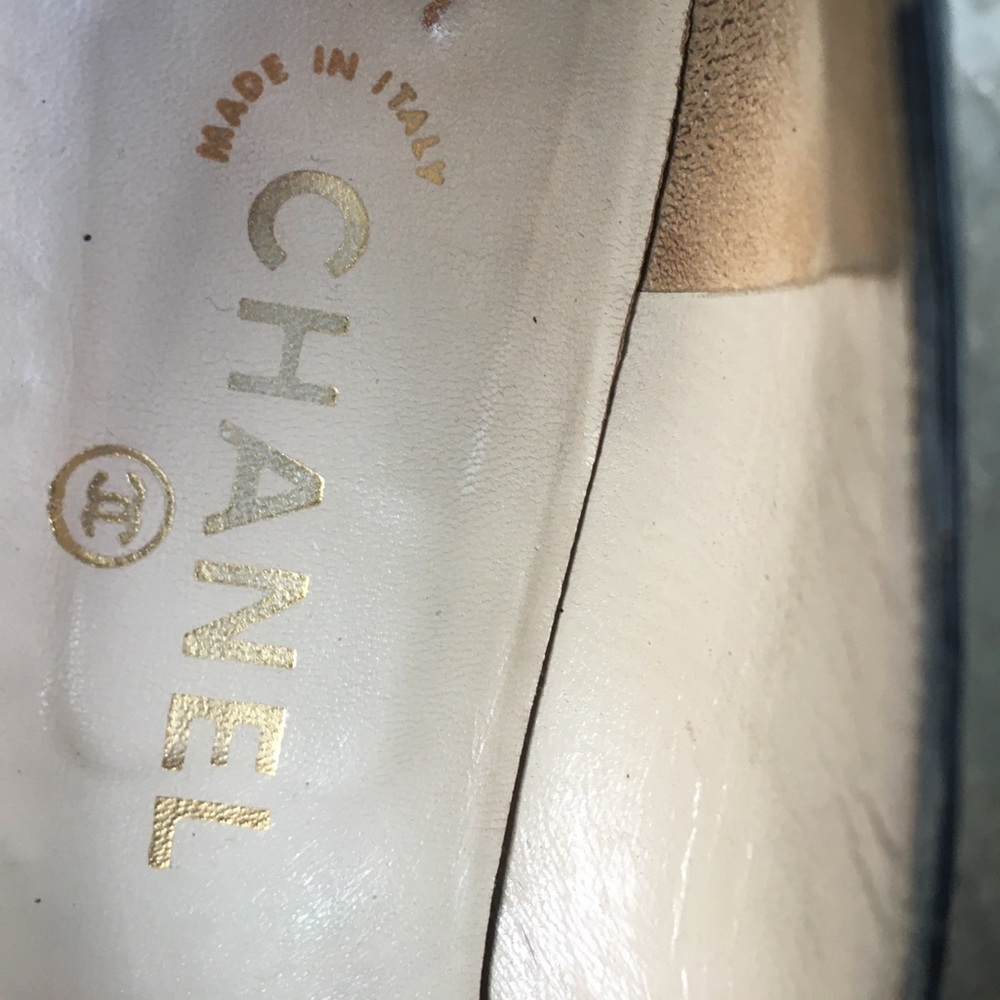 Vintage Chanel Capped Toe Ballet flats black